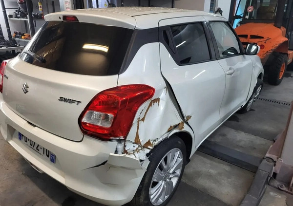 Suzuki Swift cena 29900 przebieg: 75953, rok produkcji 2019 z Tuszyn małe 67